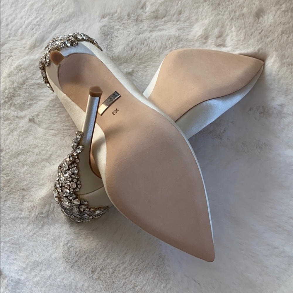Badgley Mischka Pumps - Picture 4 of 5